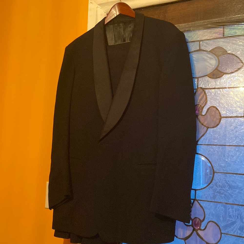 Men’s tuxedo set wool black EUC